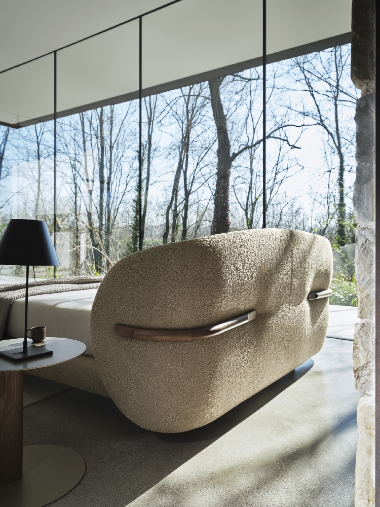 Minimal κρεβατοκάμαρα Calligaris σε γήινους τόνους – Adamopoulos Casa Ideale Αθήνα